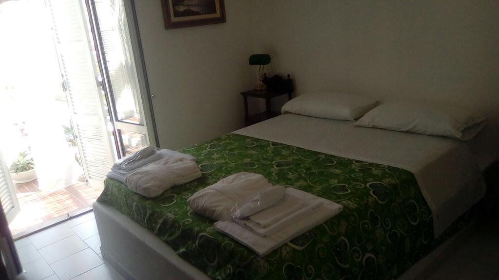 Cala Cavone Guest House Ponza Eksteriør bilde